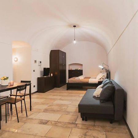 Trani -Suite ❉Marmor - Elegante Casa Storica ❉ Extérieur photo