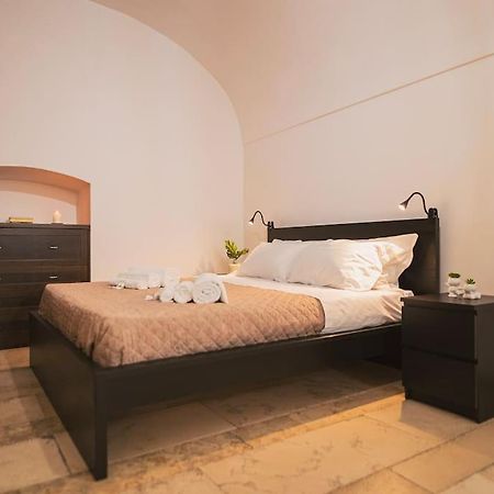 Trani -Suite ❉Marmor - Elegante Casa Storica ❉ Extérieur photo