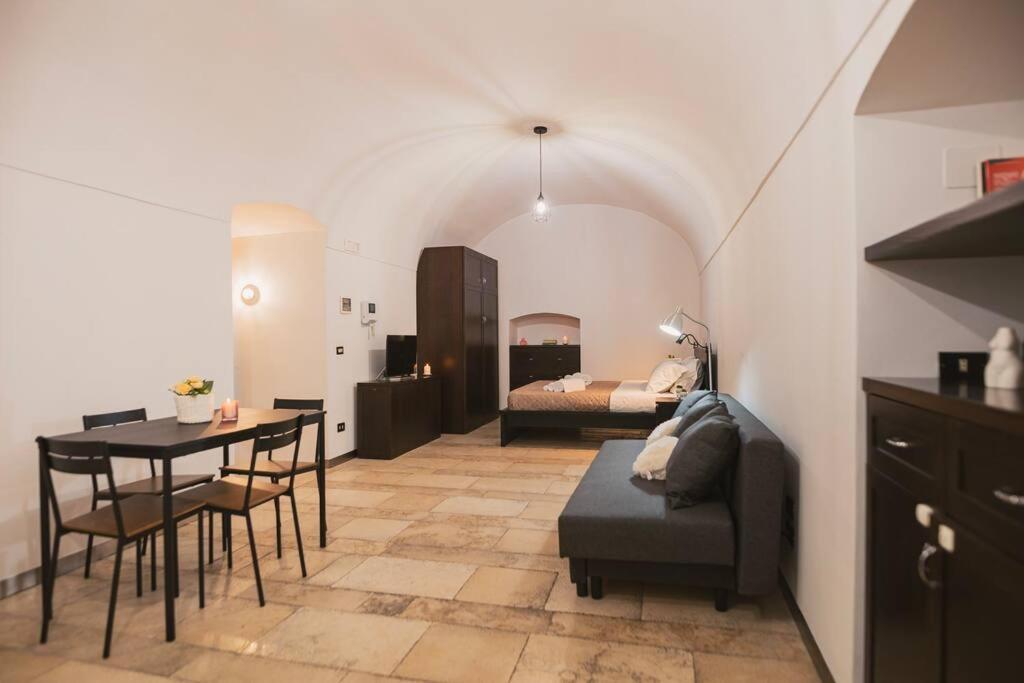 Trani -Suite ❉Marmor - Elegante Casa Storica ❉ Extérieur photo