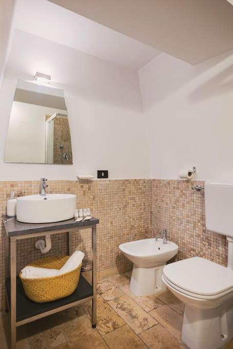 Trani -Suite ❉Marmor - Elegante Casa Storica ❉ Extérieur photo