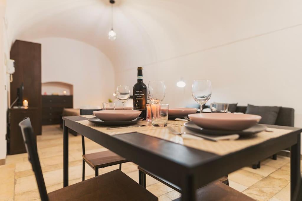 Trani -Suite ❉Marmor - Elegante Casa Storica ❉ Extérieur photo