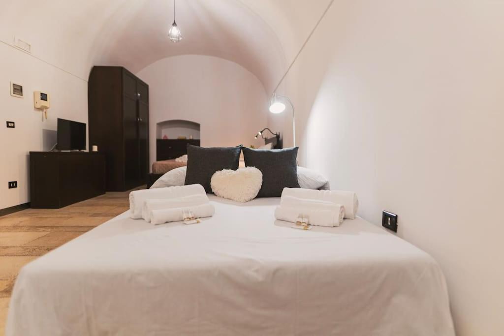 Trani -Suite ❉Marmor - Elegante Casa Storica ❉ Extérieur photo